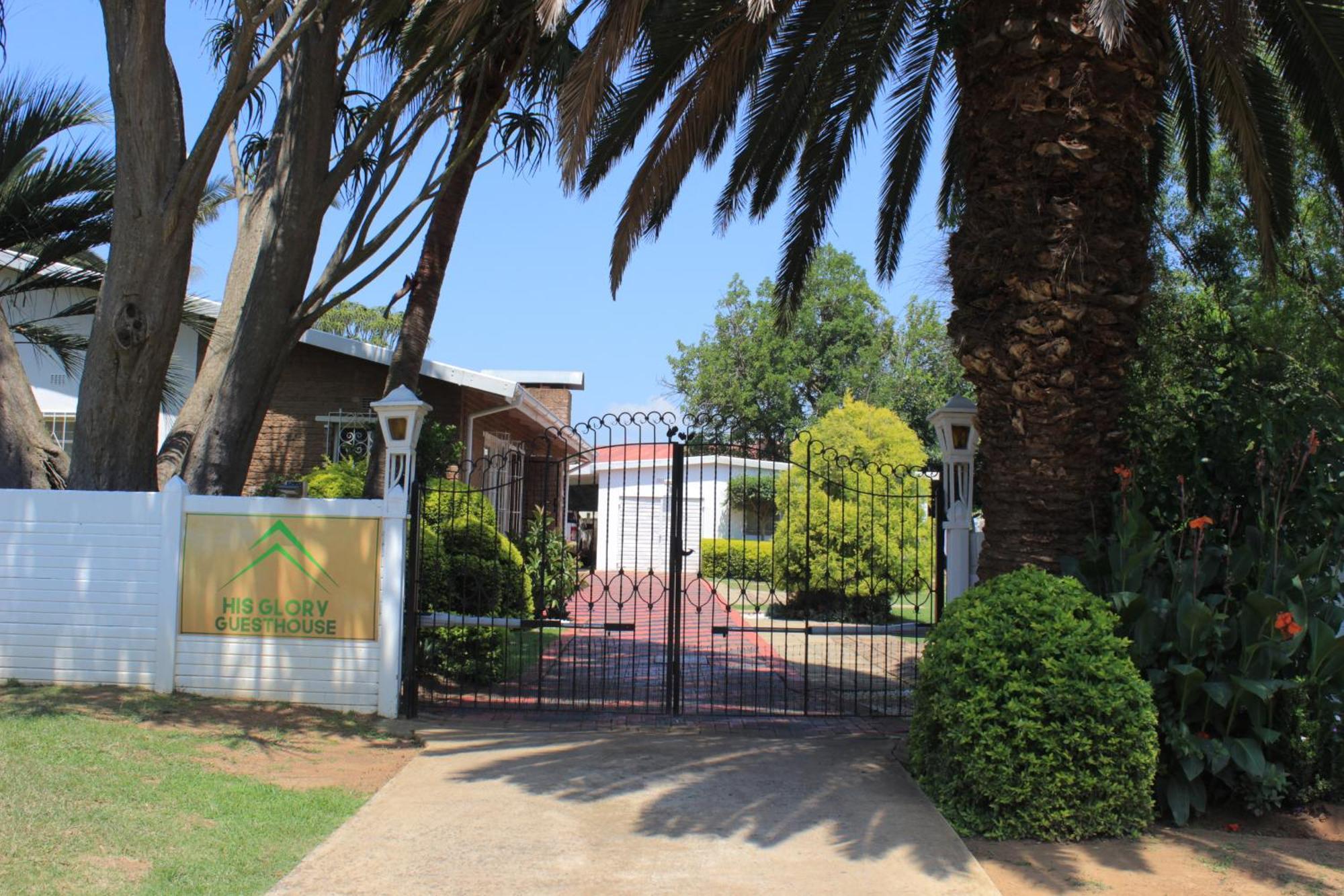 His Glory Guest House Vryheid Bagian luar foto