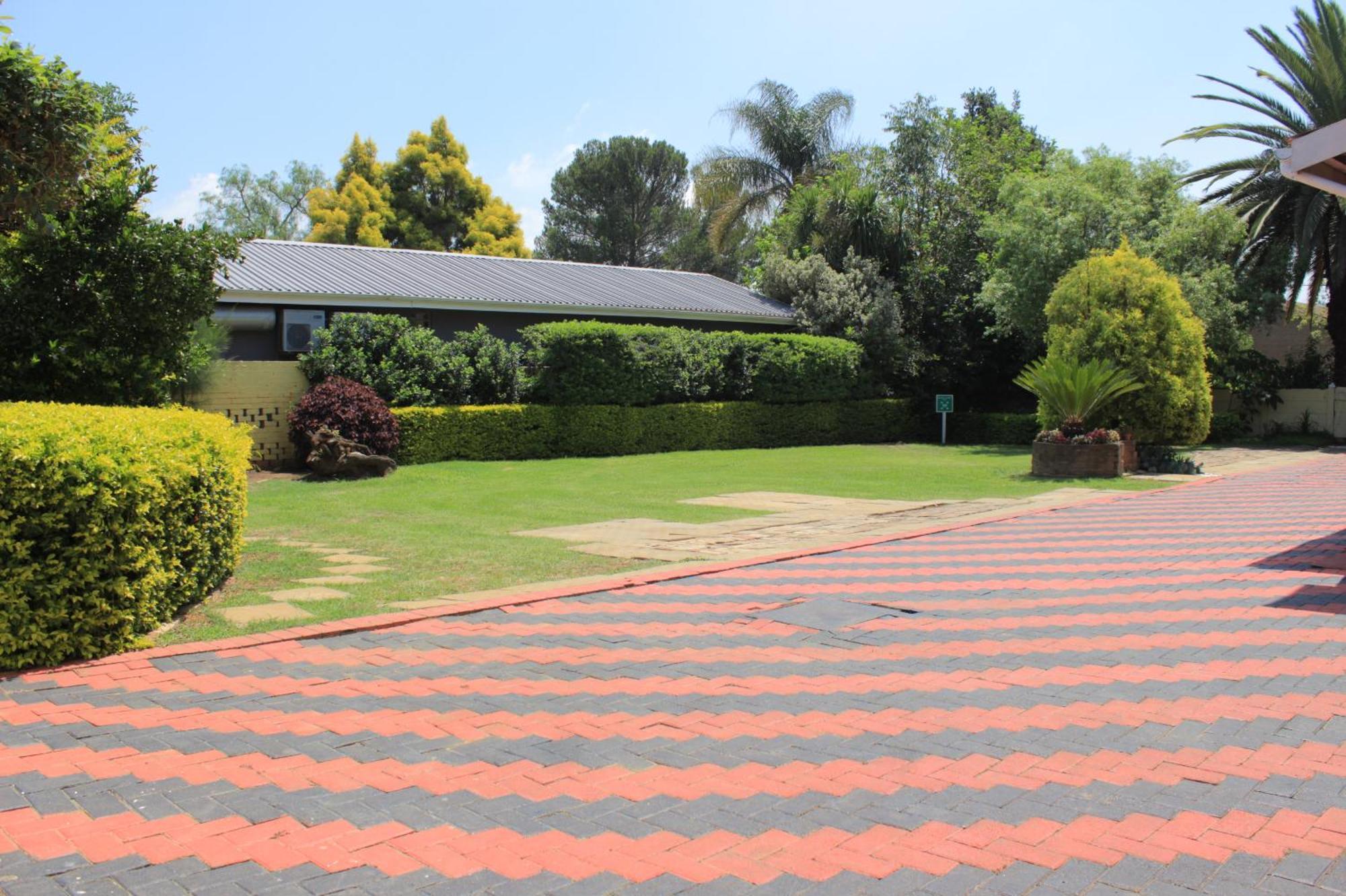 His Glory Guest House Vryheid Bagian luar foto